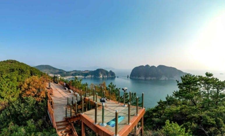 거제 우제봉 전망대: 해금강 절경과 숨겨진 명소 완벽 가이드 4 해금강의 절경: 우제봉 전망대에서 만끽하기