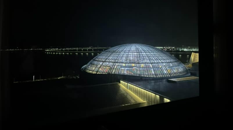 인스파이어 리조트 완벽 가이드: 아레나, 디스커버리 파크부터 미식까지 4 인스파이어 리조트 수영장 야경