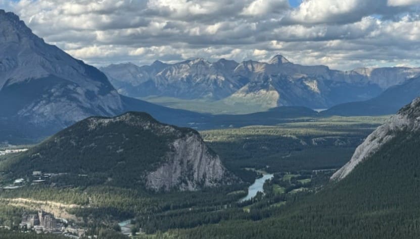 벤프 곤돌라 정상에서 바라본 풍경 벤프 곤돌라 정상에서 바라본 풍경