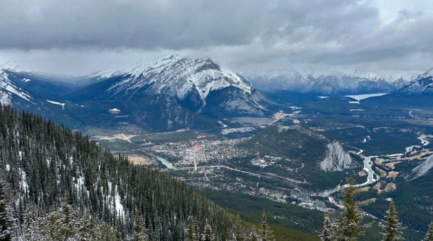 벤프 곤돌라(Banff Gondola) 정상에서 바라본 풍경