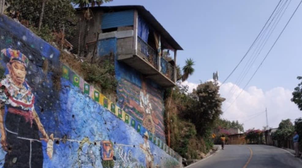 Lake Atitlan(아티틀란 호수) 사이클링에서 세번째 마을 San Pablo의 입구